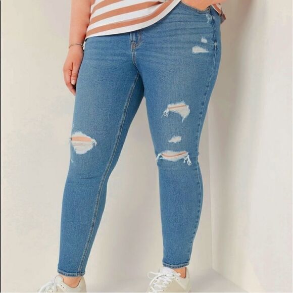 Old Navy Mid-Rise Rockstar Super-Skinny Distressed Jeans NEW Plus Size 28 - Picture 1 of 5